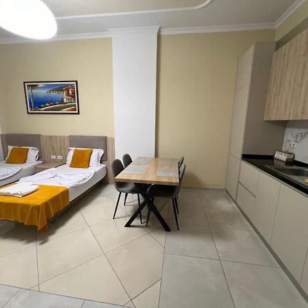 Kevin'S Lungomare Apartment Vlorë 外观 照片