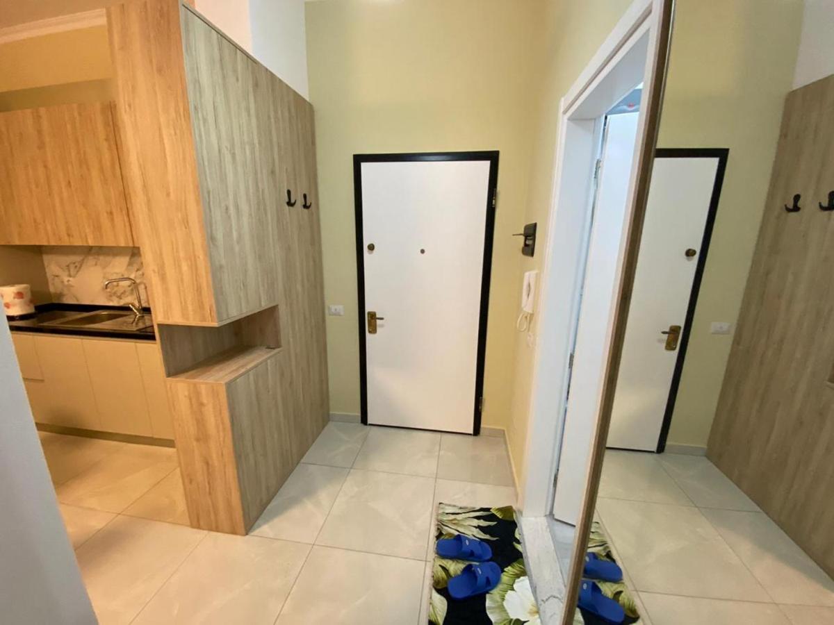 Kevin'S Lungomare Apartment Vlorë 外观 照片