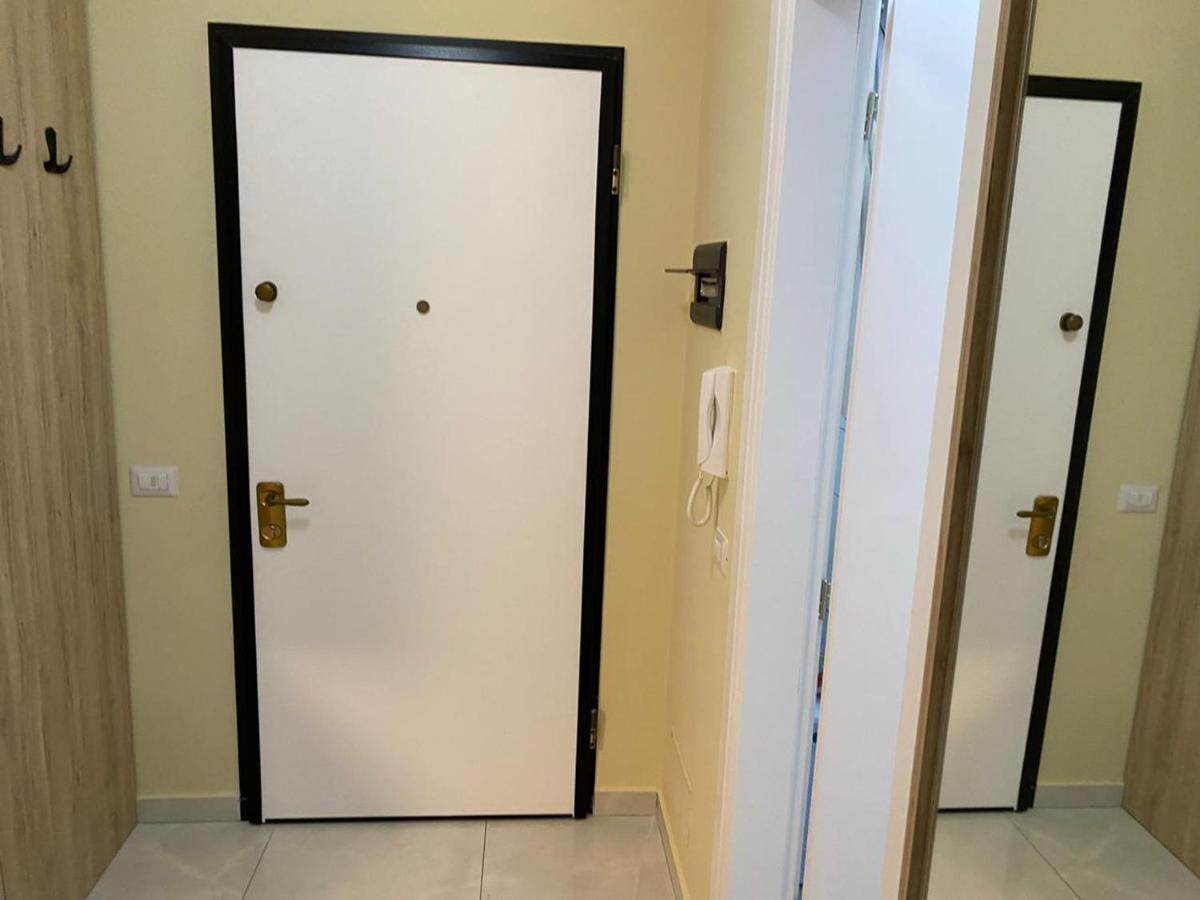 Kevin'S Lungomare Apartment Vlorë 外观 照片
