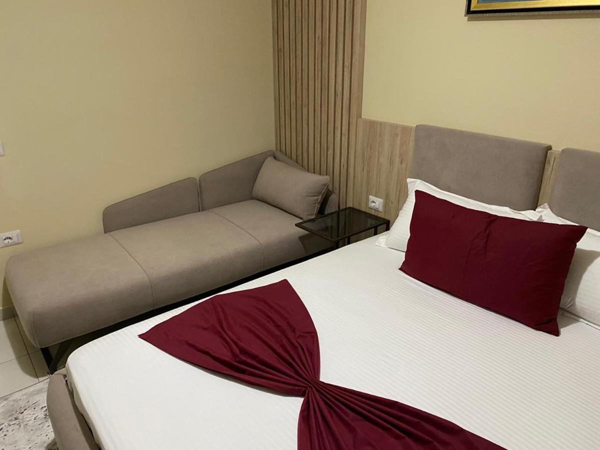 Kevin'S Lungomare Apartment Vlorë 外观 照片