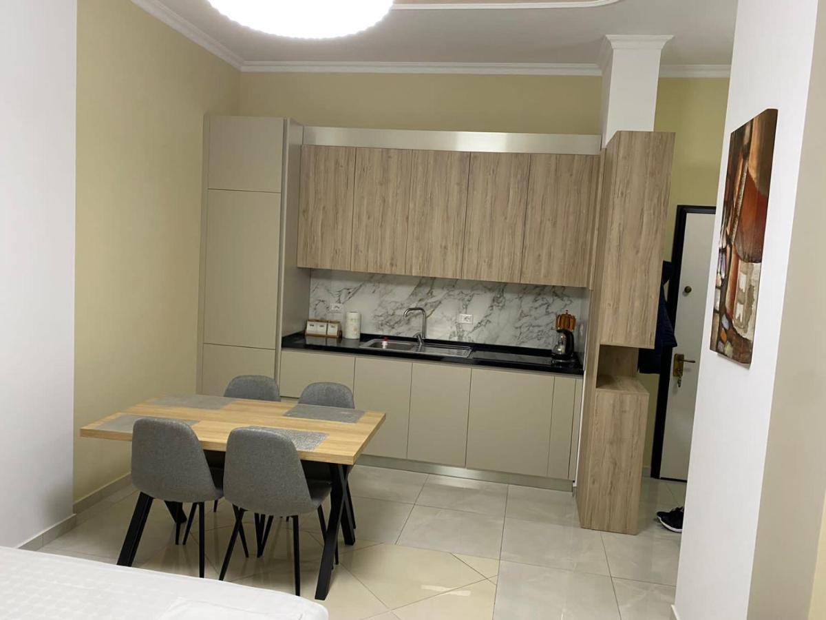 Kevin'S Lungomare Apartment Vlorë 外观 照片